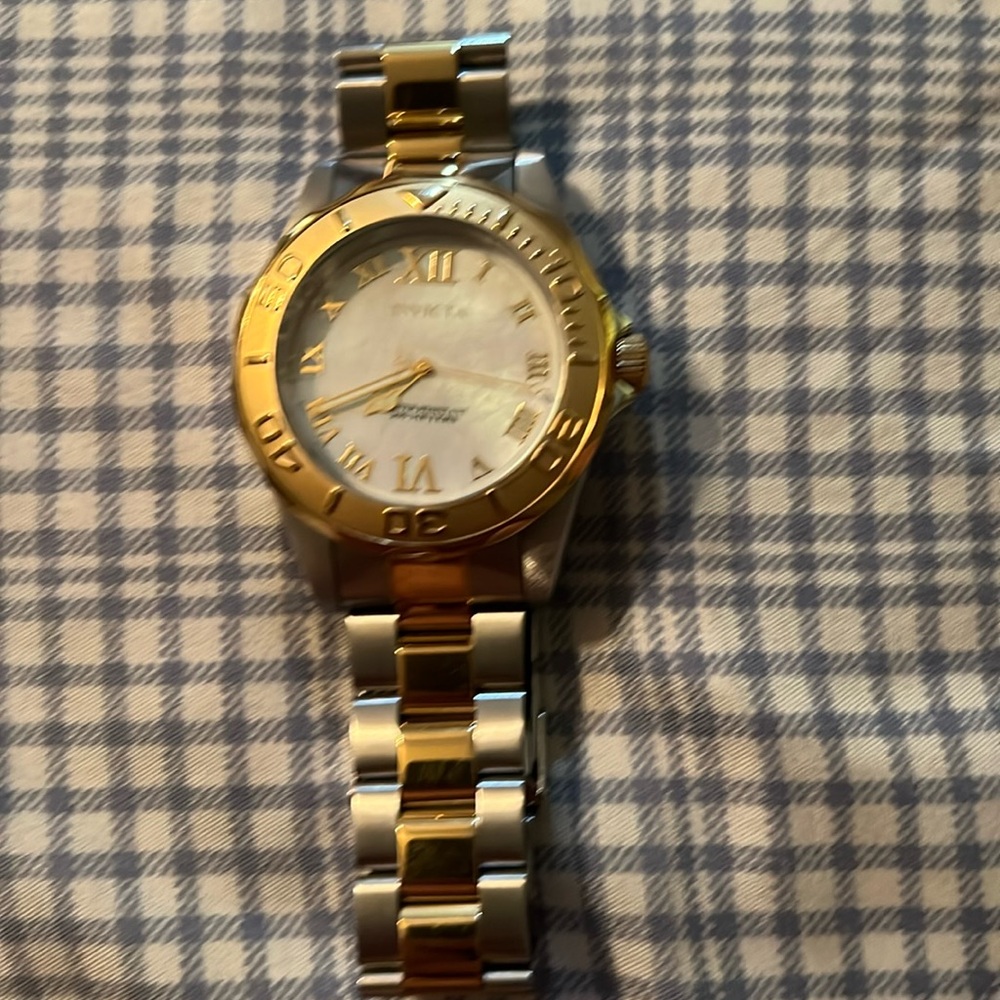 Invicta model 17872 like new